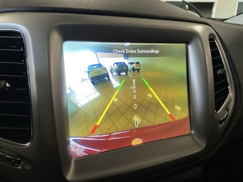 Used 2018 Jeep Compass Latitude w/ Popular Equipment Group image 18