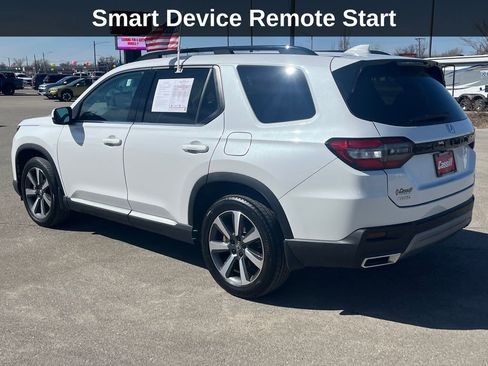 Used 2023 Honda Pilot Touring image 3