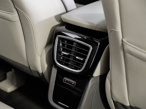 Used 2023 Lincoln Nautilus Reserve image 40