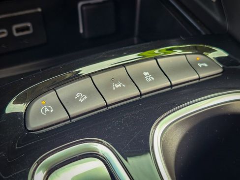 Certified 2023 Buick Envision Essence AWD/4WD image 28