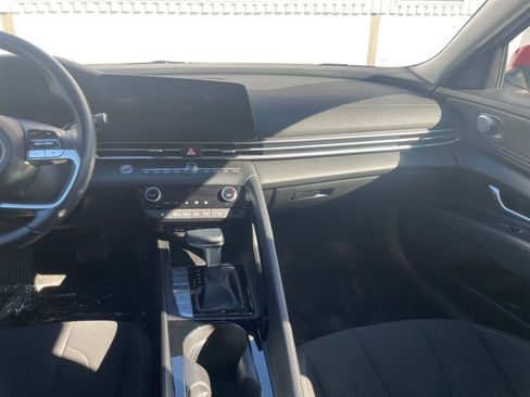 Used 2025 Hyundai Elantra SEL image 34