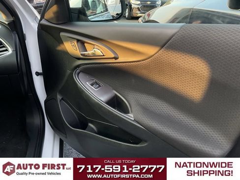 Used 2018 Chevrolet Malibu LT FWD image 13