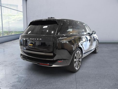 Used 2024 Land Rover Range Rover Long Wheelbase SE AWD/4WD image 5