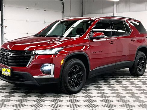 Used 2023 Chevrolet Traverse LT FWD image 23