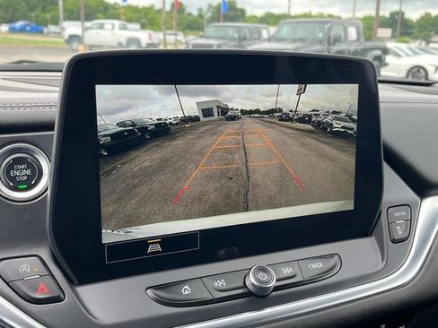 Used 2025 Chevrolet Blazer LT FWD image 31
