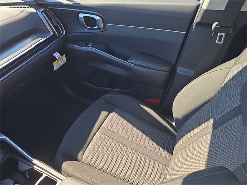 New 2026 Kia Sorento LX image 17