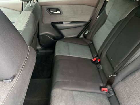 Used 2022 Nissan Rogue SV image 13