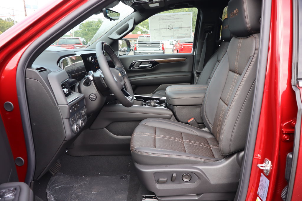 New 2027 Chevrolet Suburban High Country AWD/4WD image 5