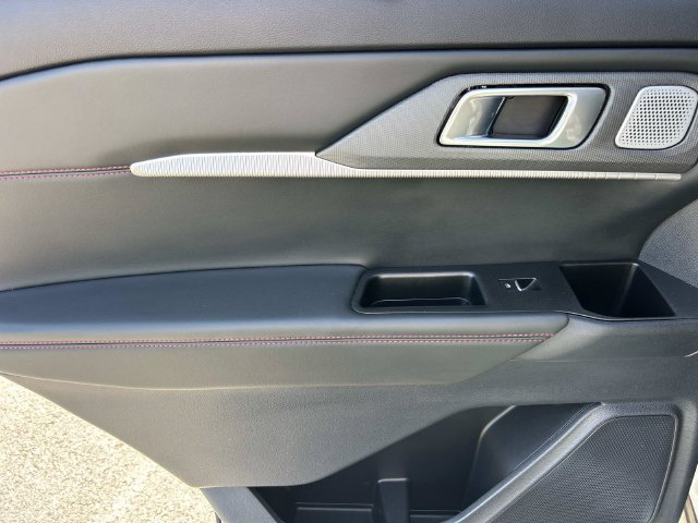 Certified 2025 Ford Explorer ST AWD/4WD image 17