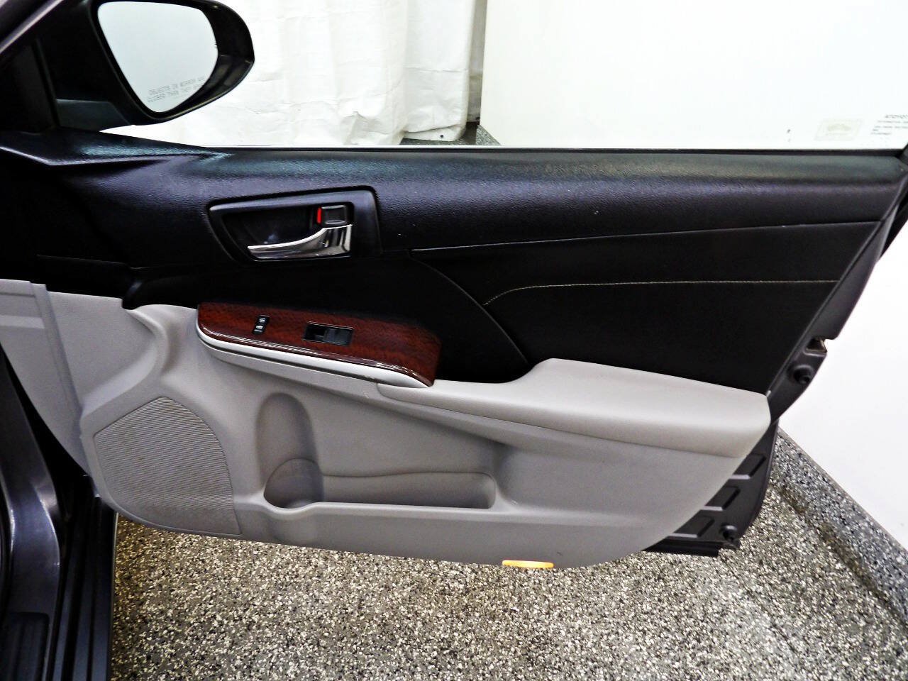Used 2013 Toyota Camry XLE FWD image 11