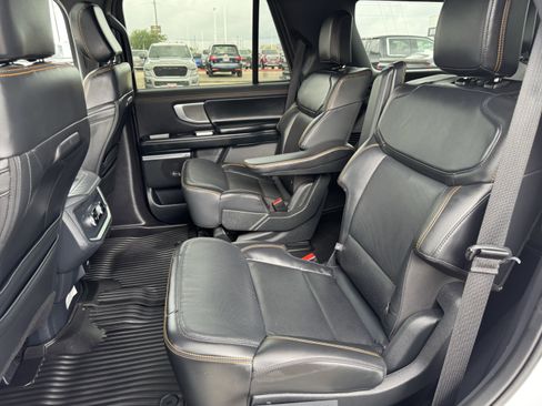Used 2025 Ford Expedition Tremor AWD/4WD image 31