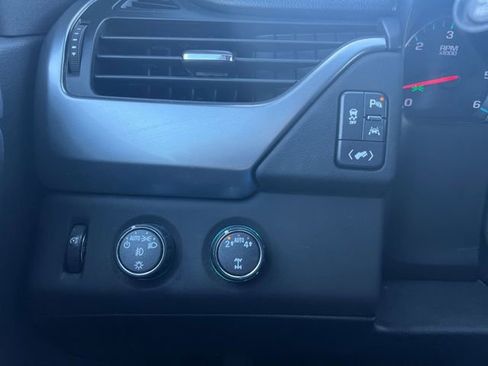 Used 2018 Chevrolet Tahoe LT w/ Luxury Package image 24