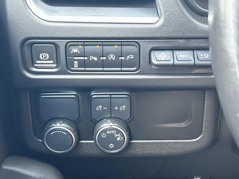 Used 2021 Chevrolet Tahoe High Country RWD image 41