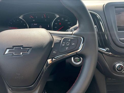 Used 2023 Chevrolet Equinox RS FWD image 23