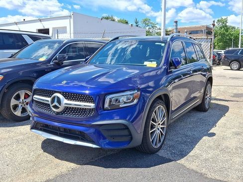Used 2022 Mercedes-Benz GLB 250 image 3