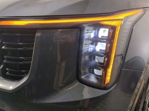 Used 2024 Kia Sorento SX image 10