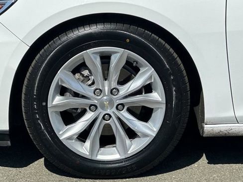 Used 2024 Chevrolet Malibu LT FWD image 30