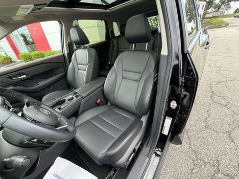 Certified 2023 Nissan Rogue SV w/ SV Premium B Package AWD/4WD image 15
