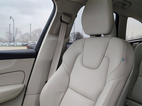Certified 2023 Volvo XC60 B5 Core w/ Climate Package image 21