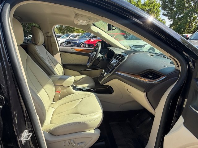Used 2019 Lincoln MKC Select w/ Select Plus Package FWD image 19