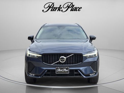 Used 2025 Volvo XC60 B5 Plus image 11