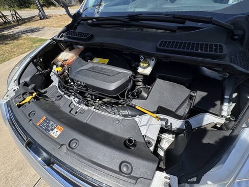 Used 2015 Ford Escape Titanium FWD image 17
