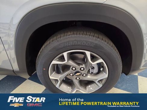 New 2026 Chevrolet Trax LT w/ Driver Confidence Package FWD image 11