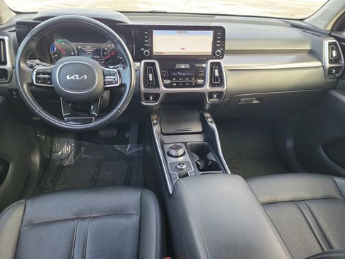 Used 2023 Kia Sorento EX image 19