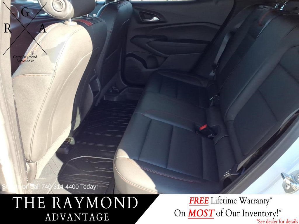 Used 2025 Chevrolet Trax RS w/ Sunroof Package FWD image 15