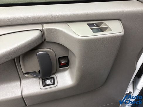 Used 2014 Chevrolet Express 2500 RWD image 25