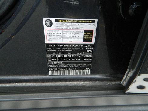 Used 2010 Mercedes-Benz ML 350 BlueTEC 4MATIC image 27