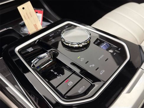 New 2026 BMW 750e xDrive AWD/4WD image 16