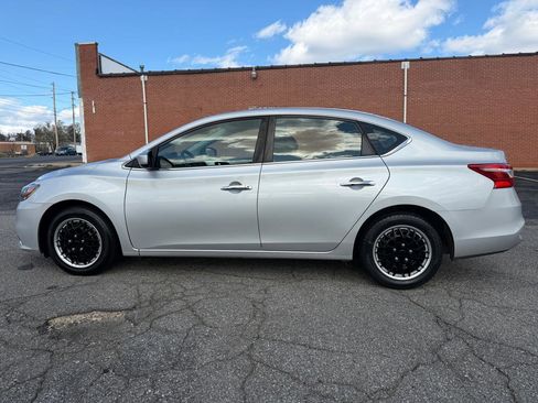 Used 2018 Nissan Sentra S image 8
