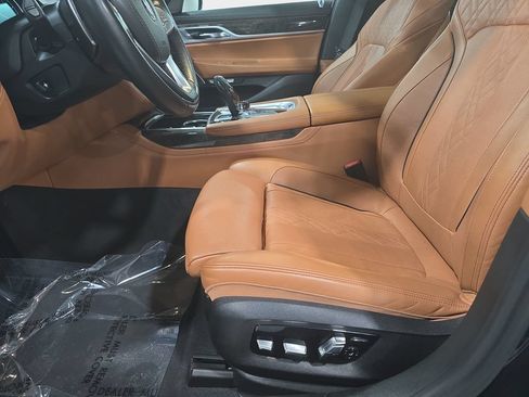 Used 2018 BMW 740i RWD image 25
