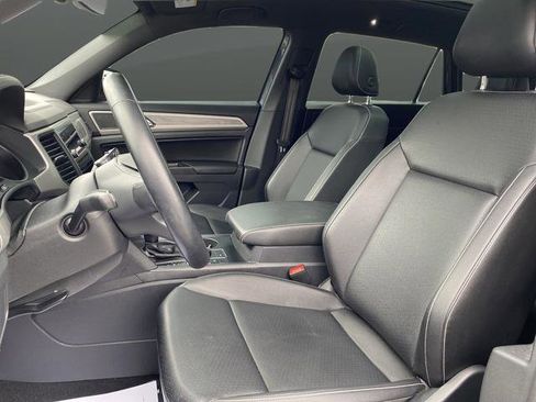 Used 2020 Volkswagen Atlas Cross Sport SE w/ Panoramic Sunroof Package AWD/4WD image 8