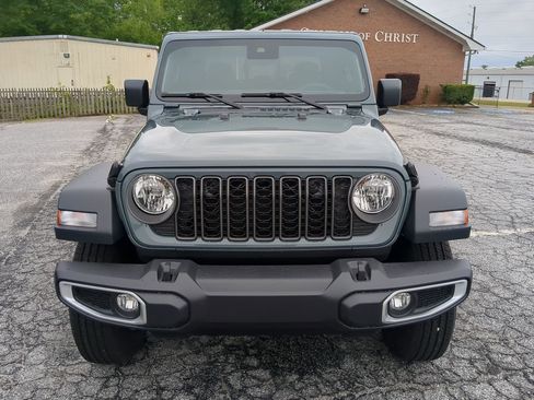 New 2025 Jeep Gladiator Sport image 7