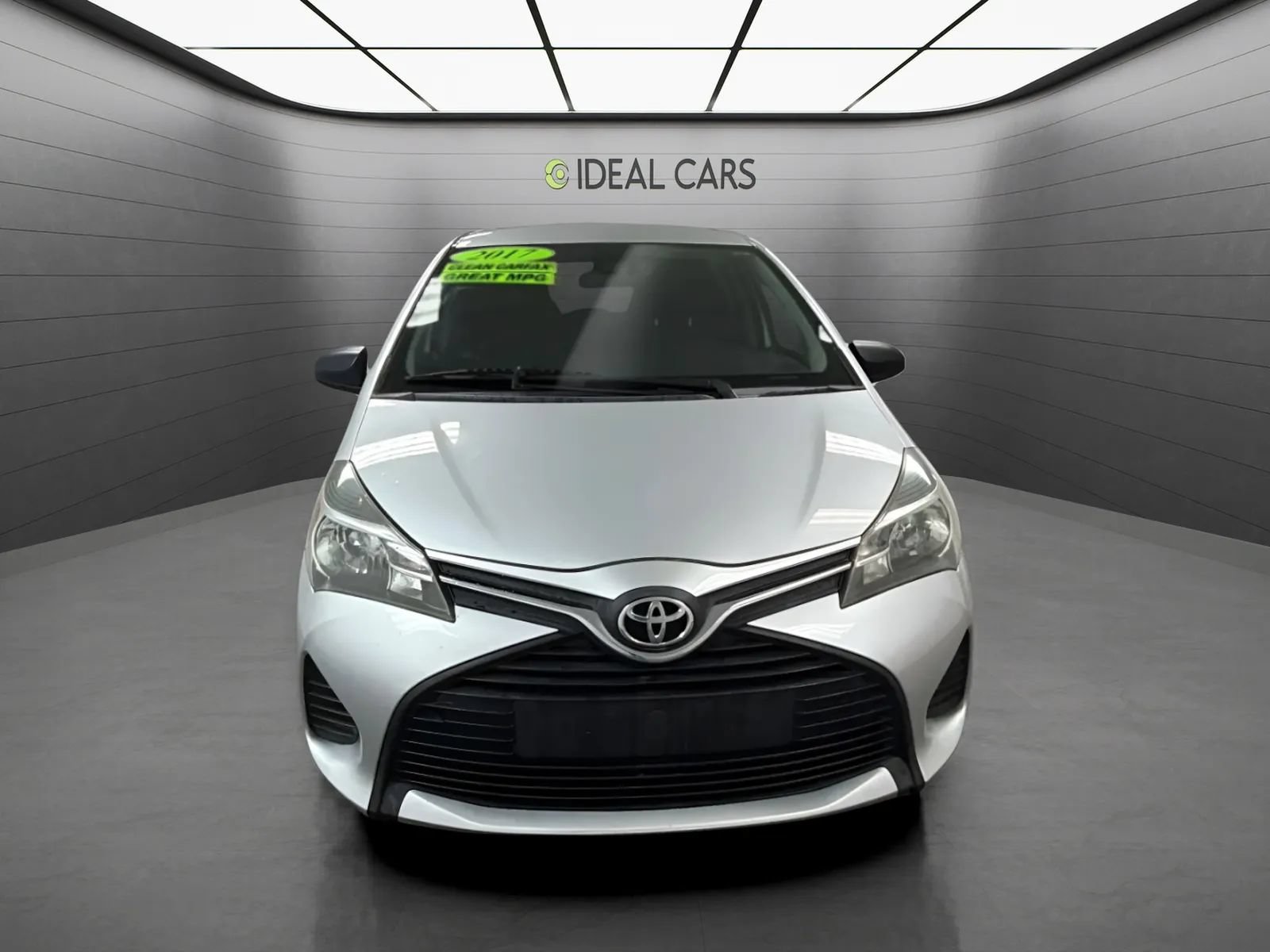 Used 2017 Toyota Yaris L w/ Carpet Mat Package FWD image 2
