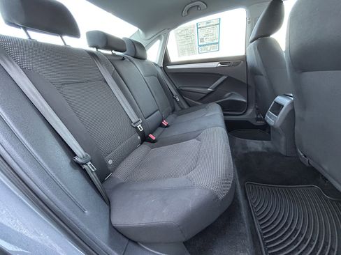 Used 2016 Volkswagen Passat 1.8T S image 18