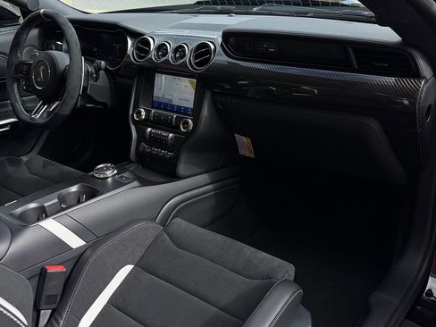 Used 2021 Ford Mustang Shelby GT500 w/ Technology Package image 24