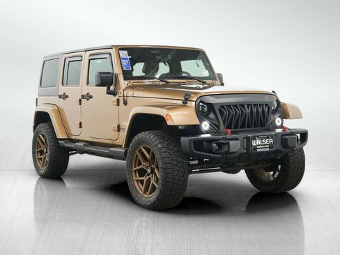 Used 2015 Jeep Wrangler Unlimited Sahara w/ Connectivity Group AWD/4WD image 7