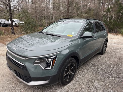 Used 2024 Kia Niro EX image 1