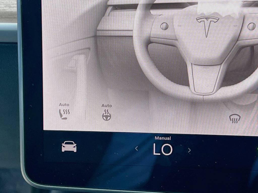 Used 2022 Tesla Model Y Long Range AWD/4WD image 18