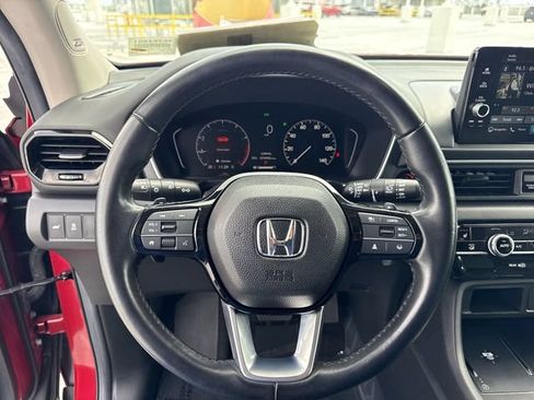 Used 2024 Honda Pilot Touring image 14