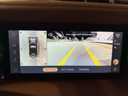 Used 2024 Land Rover Defender 110 X-Dynamic SE image 17