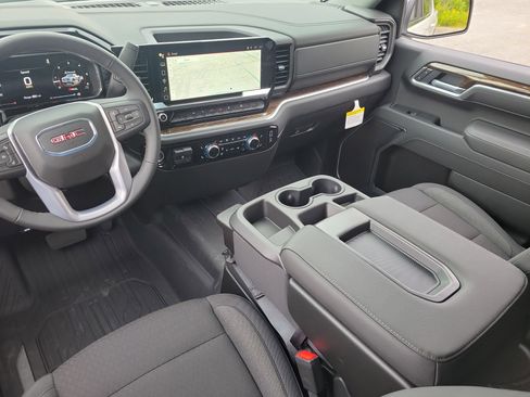 New 2026 GMC Sierra 1500 SLE w/ Preferred Package image 19