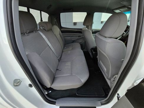 Used 2015 Toyota Tacoma 4x4 Double Cab image 16