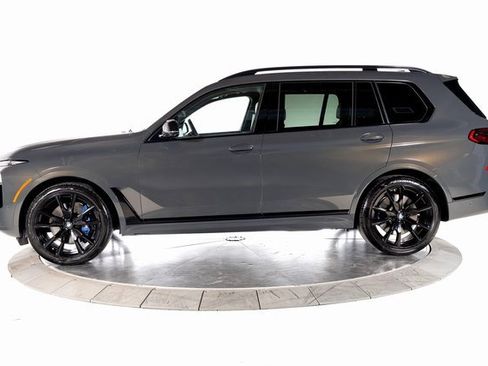 Used 2024 BMW X7 M60i w/ Executive Package image 2