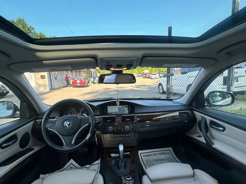 Used 2011 BMW 335i xDrive Sedan AWD/4WD image 26