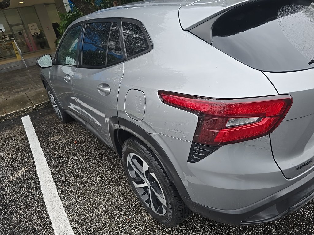 Certified 2024 Chevrolet Trax RS FWD image 4