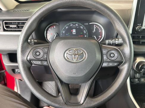 Used 2025 Toyota RAV4 XLE AWD/4WD image 24